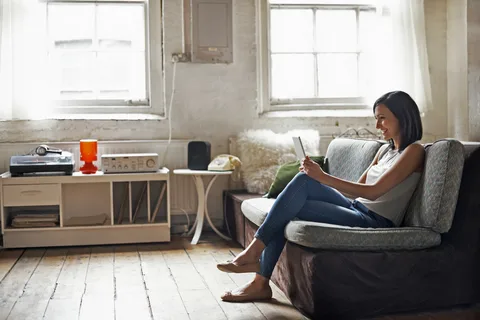 Relax on Your Time with The Liv’N Room’s Hourly Room Rentals Services